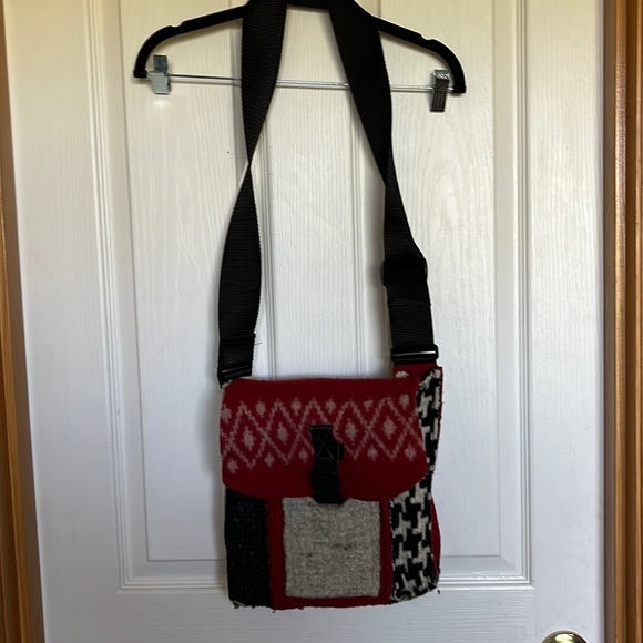 baabaazuzu wool crossbody bag - Picture 2 of 9